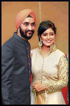 singer-harshdeep-kaur-with-mankeet