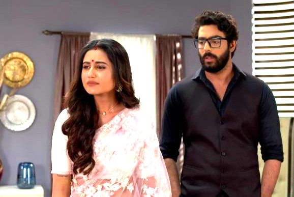 Ki Kore Bolbo Tomay 15 September 2020 Written Update  Radhika tries to wish Moni