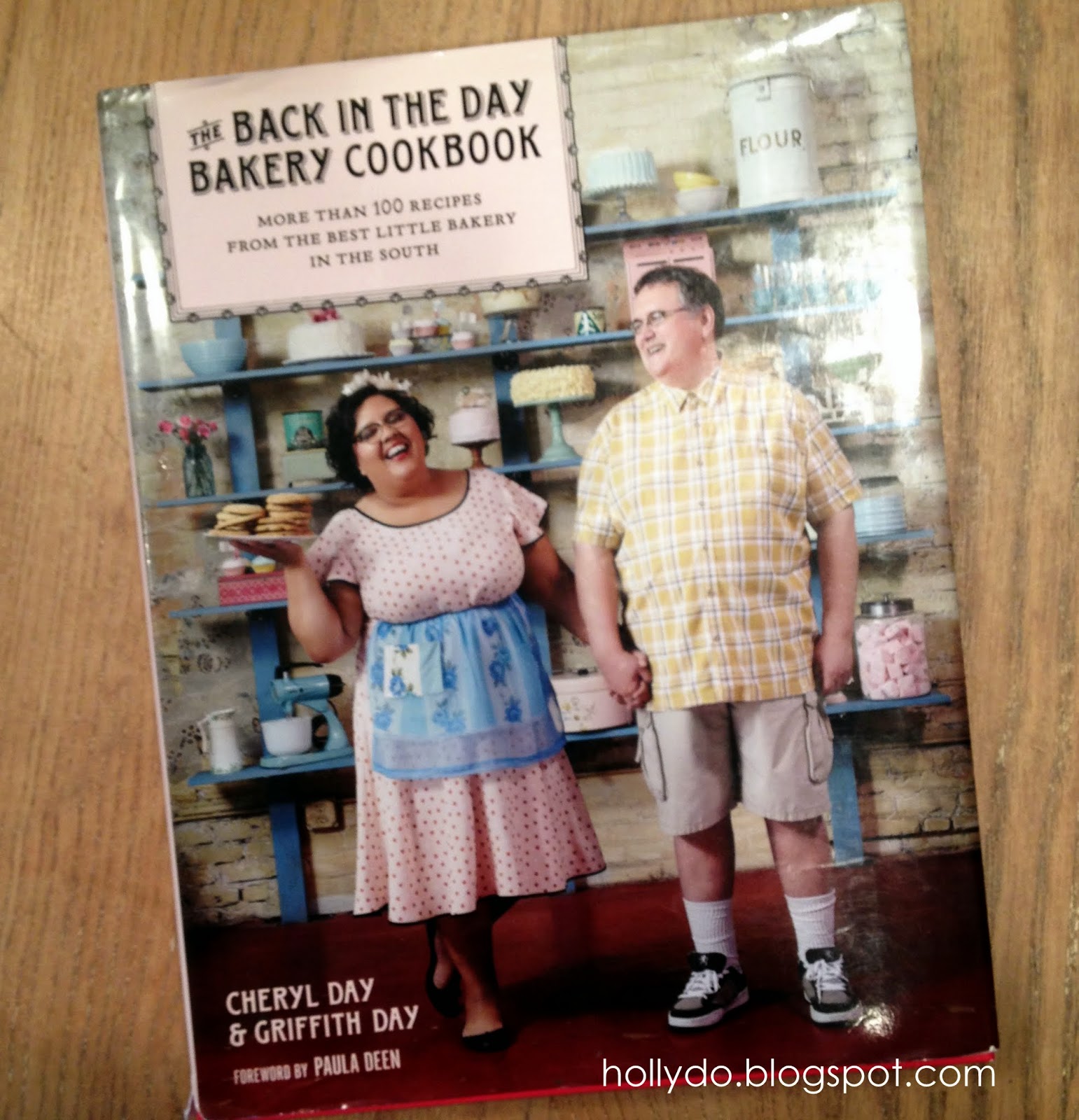 Holly Do.: *Holly Bake* Back in the Day Bakery Cookbook