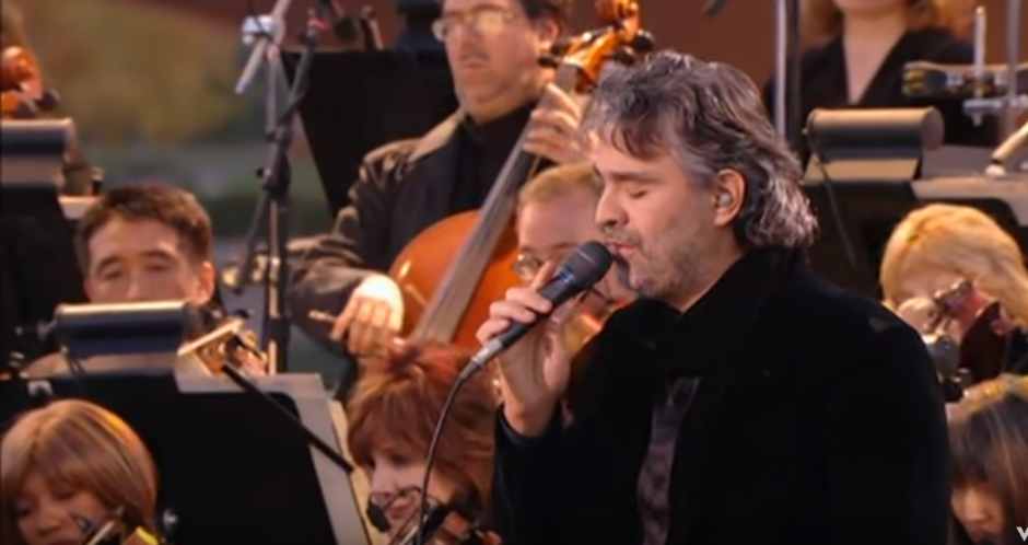 Besame mucho - andrea bocelli. Андреа бочелли фото. Бесаме мучо бочелли слушать. Andrea bocelli. Бесаме мучо бочелли слушать.