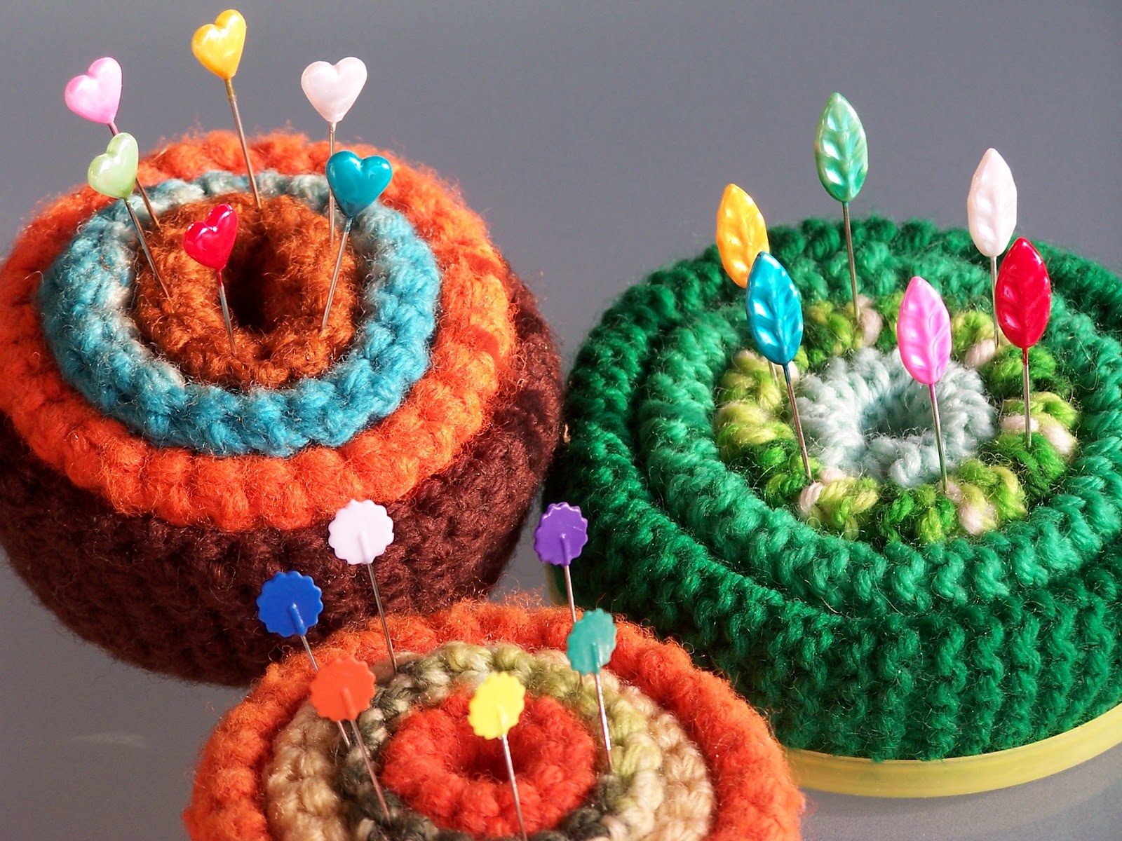 Reminisce... vintage knitted pincushions