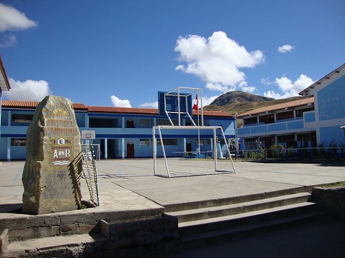 Colegio ANTONIO RAIMONDI - Churcampa