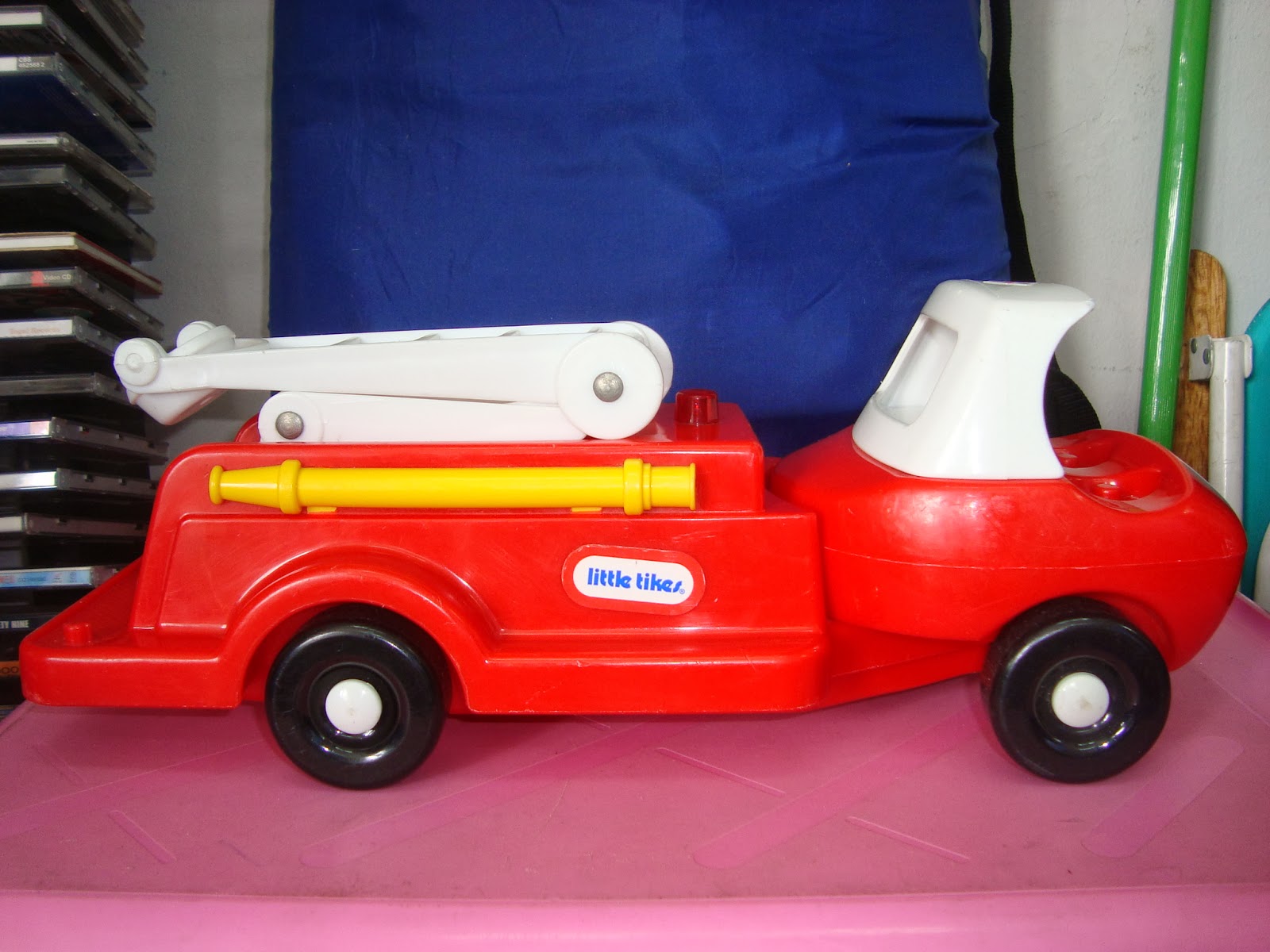 vintage little tikes fire truck