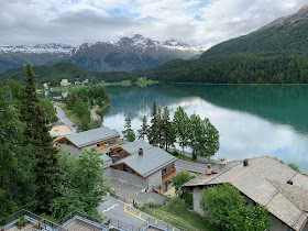 Vista panorâmica do lago de Saint Moritz