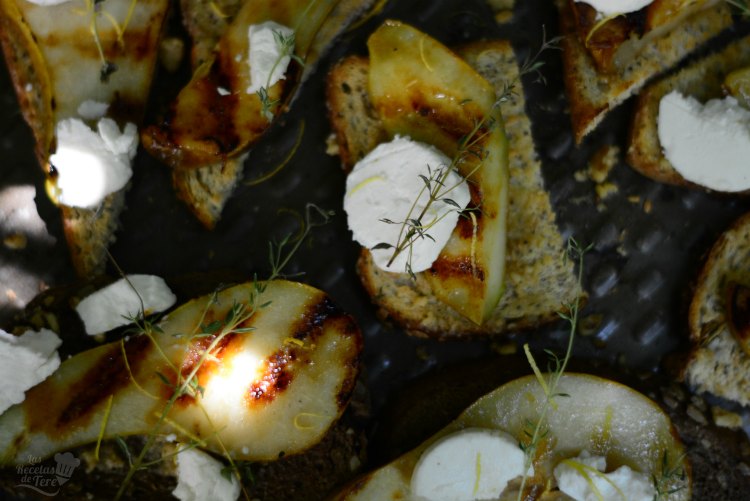 Deliciosas tostadas con peras a la parrilla y queso de cabra 04