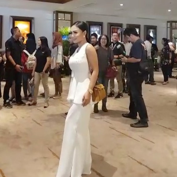 Biodata Lengkap Dan Profil Yuni Shara Lengkap Beserta Foto Terbaru Agam Dan Karir