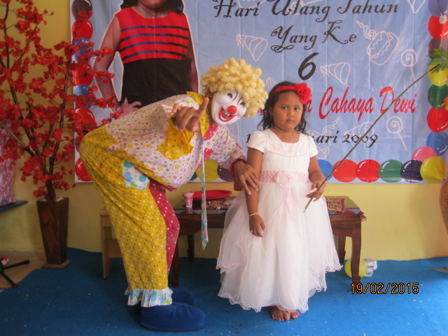 Badut jogja Pak Jhon Susunan Acara ultah anakBadut