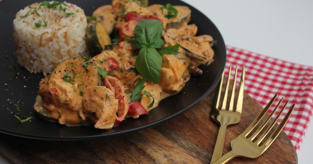 Hähnchenbrust mit Gemüse in cremiger Frischkäsesoße