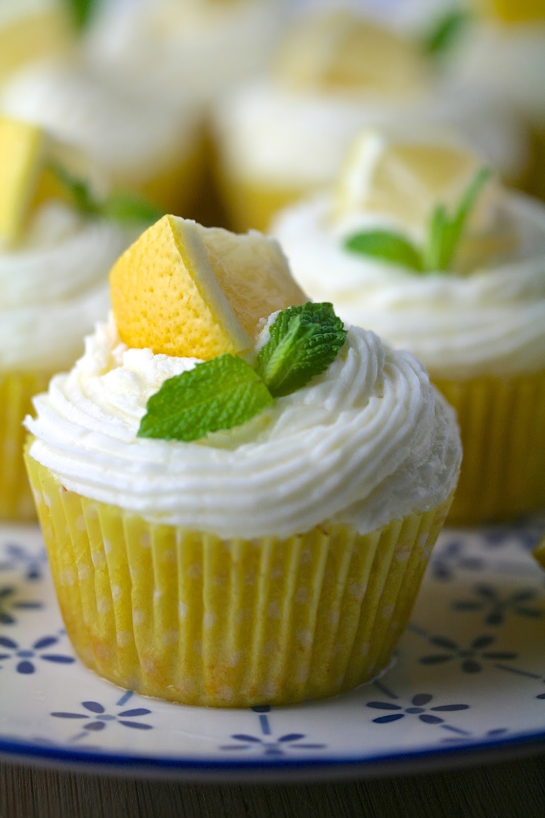 Oregon Transplant: Lemony Lemon Cupcakes