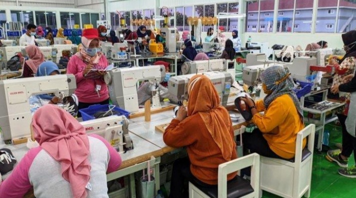 Belajar Teknik Industri: CARA MENGHITUNG KAPASITAS PRODUKSI OPERATOR