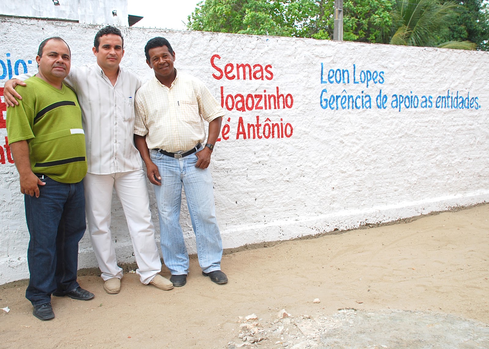 Leon Lopes MINIHORTO E HORTAS COMUNITÁRIA GERA EMPREGO E RENDA NO