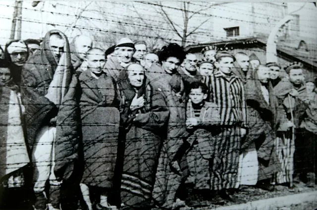 judeus prisioneiros dos alemaes
