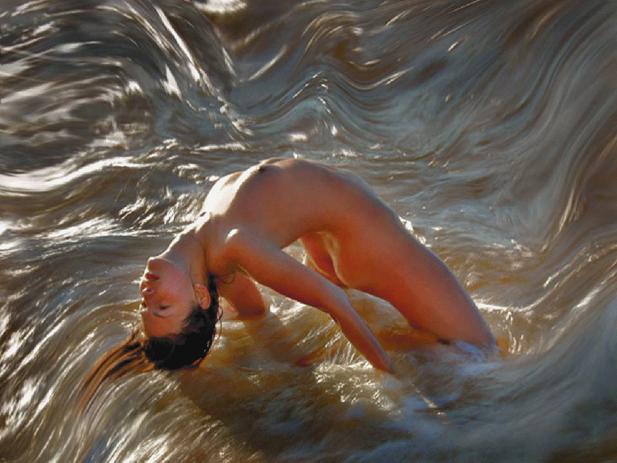 девушку голая на воде фото 57