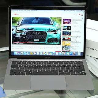 MacBook Air 2019 Core i5 13-inch Fullset malang