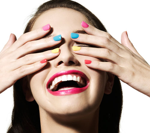 Three nail styles of 2Ne1's Minzy Three nail styles of 2Ne1's Minzy