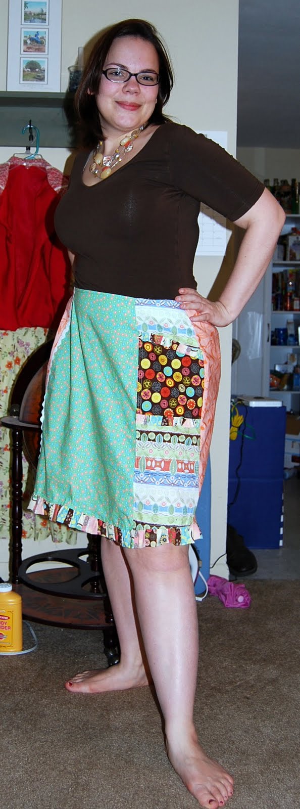 A simple skirt (and some more on the ugly dresses) The Girl with the