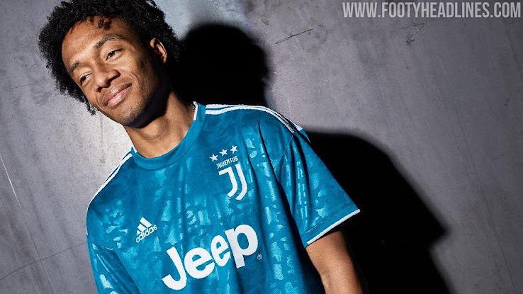 juventus 3 kit