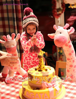 torta giraffa in pasta di zucchero per il 2° compleanno di una bimba