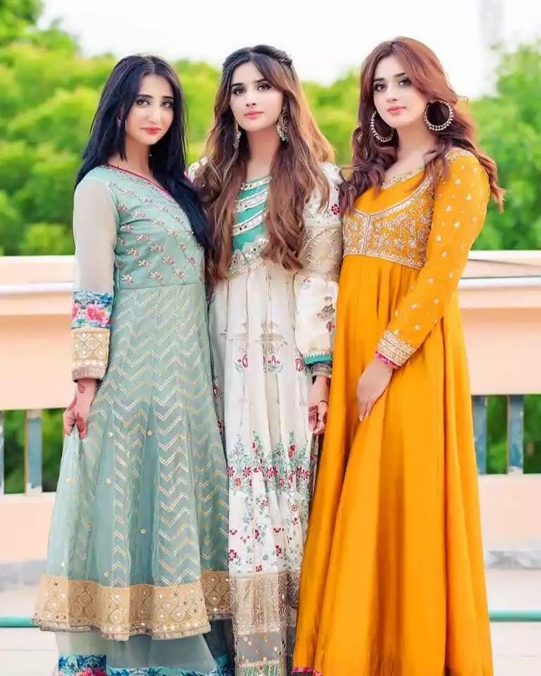 Actress Jannat Mirza Celebrates eid with her Sisters Sehar Mirza and ...