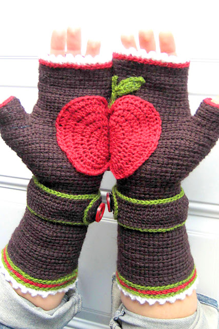 apple fingerless gloves Crochet pattern