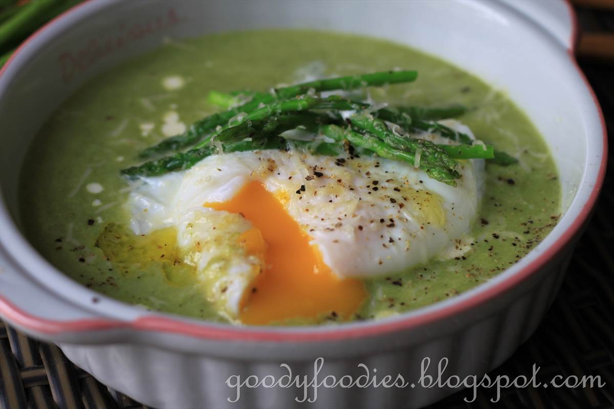 GoodyFoodies Recipe Creamy asparagus soup with poached egg, Parmesan