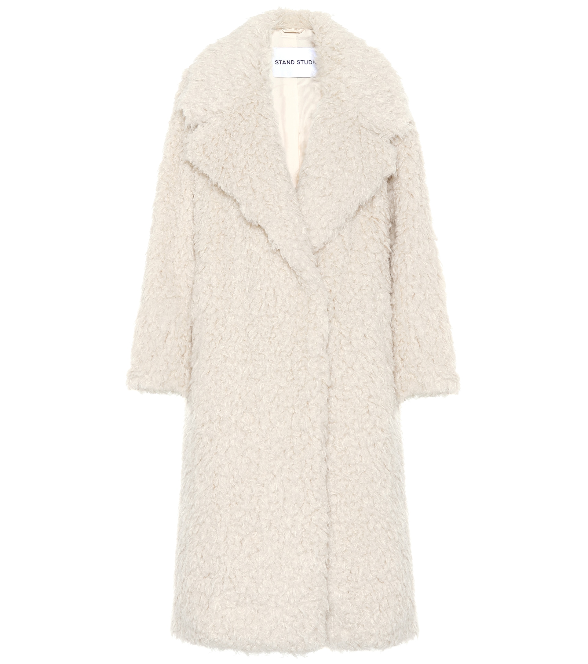 Style File | Mini Trend: Fluffy White Coats for Cosy Winter Days