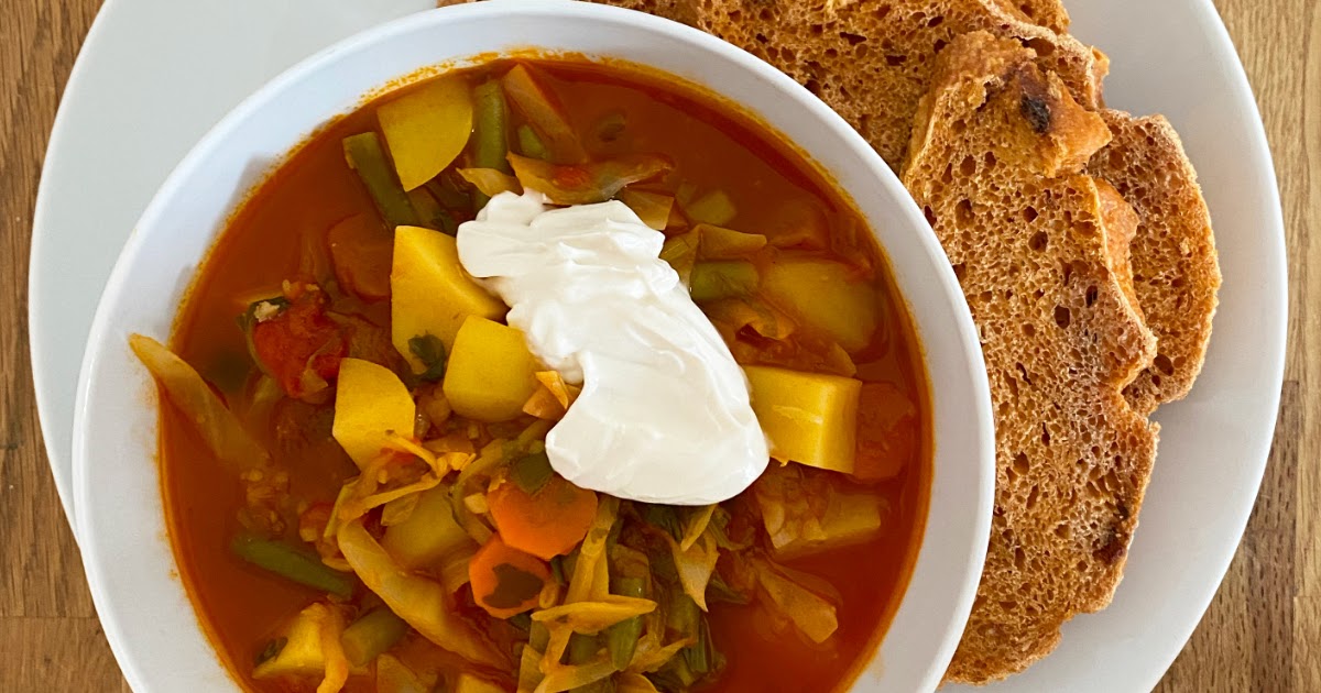 einfache vegane Weißkohlsuppe - perfekt für die kalte Winterzeit!