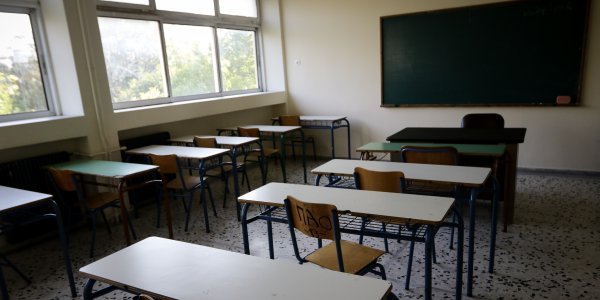 Θεσσαλονίκη: Μαχαίρωσαν νεαρό σε προαύλιο σχολείου
