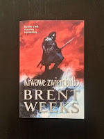 “Krwawe zwierciadło” Brent Weeks, fot. paratexterka ©