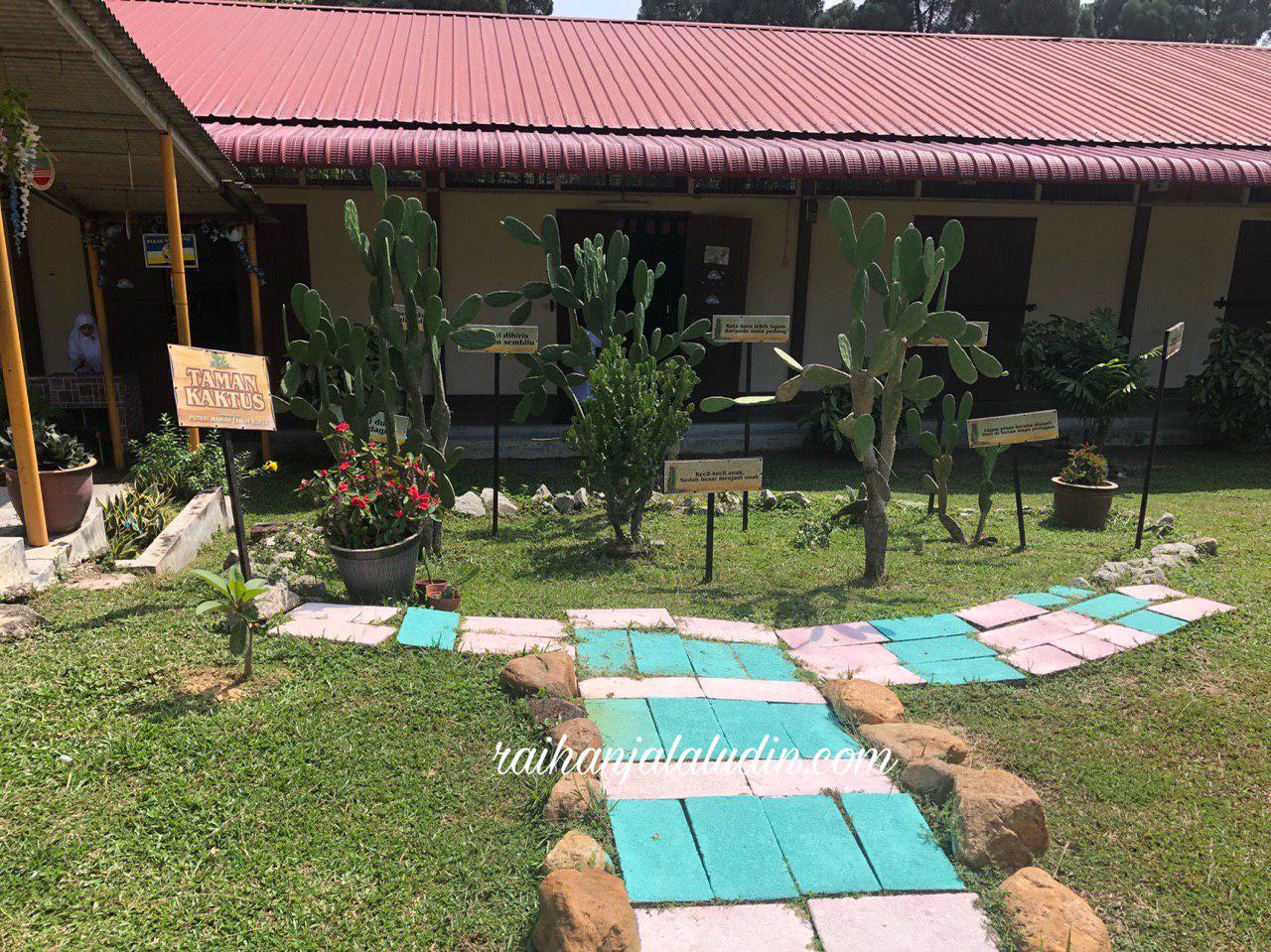 Lukisan Landskap Taman Mini Sekolah | Cikimm.com