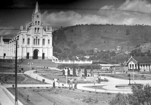 BIBLIOTECA MUNICIPAL DE MANHUAÇU/MG FOTOS HISTÓRICAS DO MUNICÍPIO DE