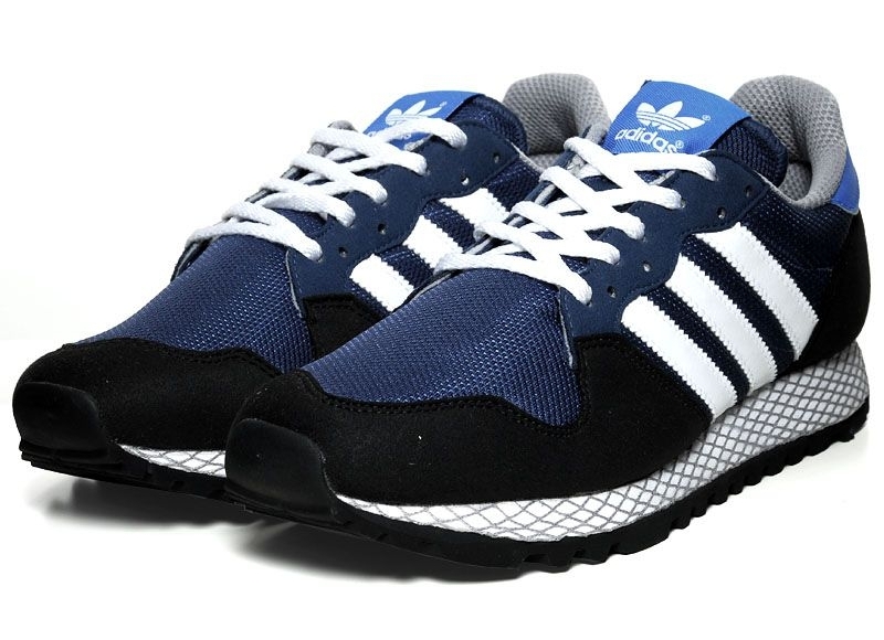 CARI SEPATU: Adidas ZX380
