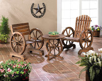 Wagon Wheel Table - Giftspiration