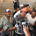 Quejas y epítetos contra exfiscal de Villa Vásquez mientras le conocen coerción por caso barbería