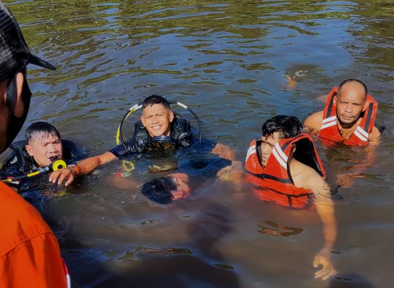 Korban Terseret Arus Saat Syuting di Hutan Bakau, Ditemukan MD Korban Terseret Arus Saat Syuting di Hutan Bakau, Ditemukan MD