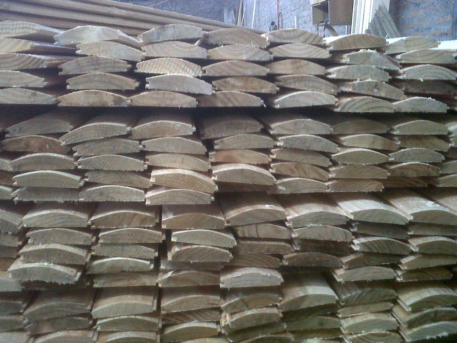 COMERCIAL RIO CAUTIN TABLA MEDIALUNA 1 X 4