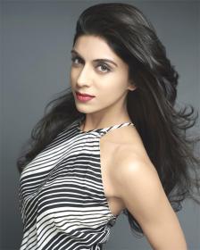 Zoa Morani Family Contact Number Affairs Friends Latest