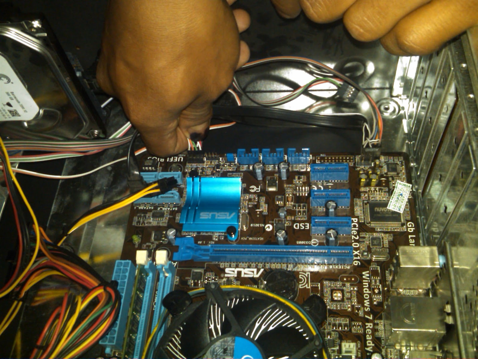 langkah-langkah-merakit-komputer-asus-tentang-komputer