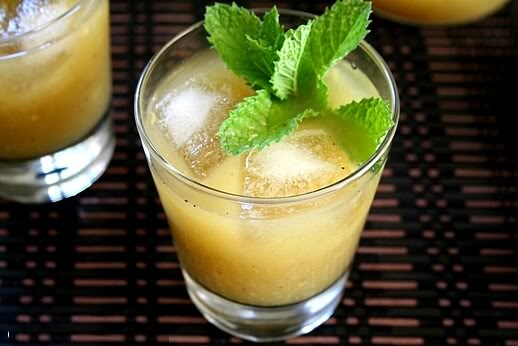 अनानास का पन्ना बनाने की विधि - Ananas Panna Recipe in Hindi अनानास का पन्ना बनाने की विधि - Ananas Panna Recipe in Hindi