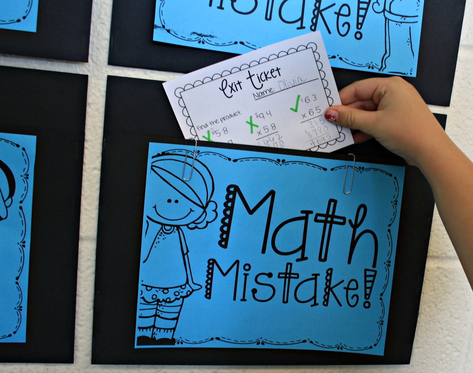 Exit tickets can help shape the style and format of your classroom quickly. Utilizing this simple tool allows for up to date information on student understanding,lowering student stress, encourages your student to reflect on their work, and helps you create small effective groups.Using exit tickets helps differeniate your centers based on students needs. Be sure to grab the freebie to help you get started. {Exit Tickets, Sorting Students for Small Groups, Differentiating, upper elementary}