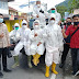 Team Satgas Covid-19 Kelurahan Paus Lakukan Penyemprotan Disinfektan