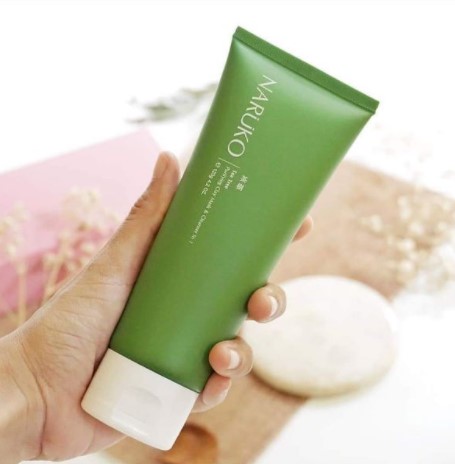 sua rua mat Naruko Tea Tree Purifying Clay Mask and Cleanser in 1