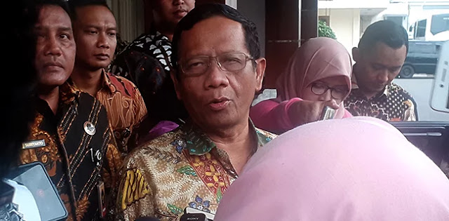 Klaim Natuna Utara, Mafud MD Bongkar Catatan Konflik Perairan China Klaim Natuna Utara, Mafud MD Bongkar Catatan Konflik Perairan China