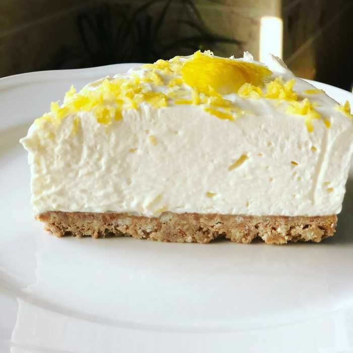 Low Carb & Keto Lemon Cheesecake Recipe