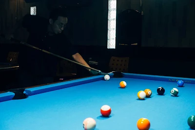 Snooker table with pool balls