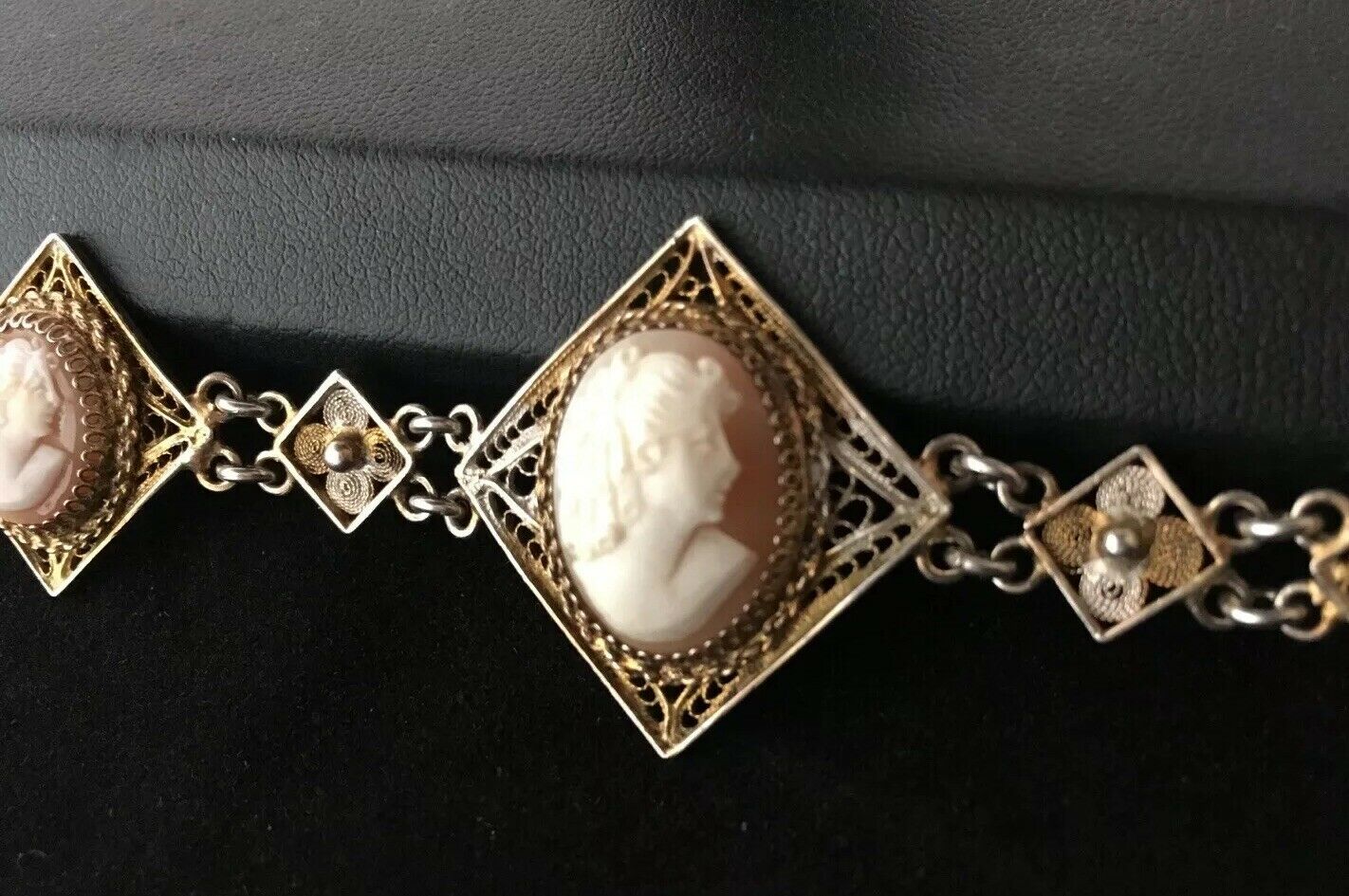 How to tell the difference between a cameo and an intaglio