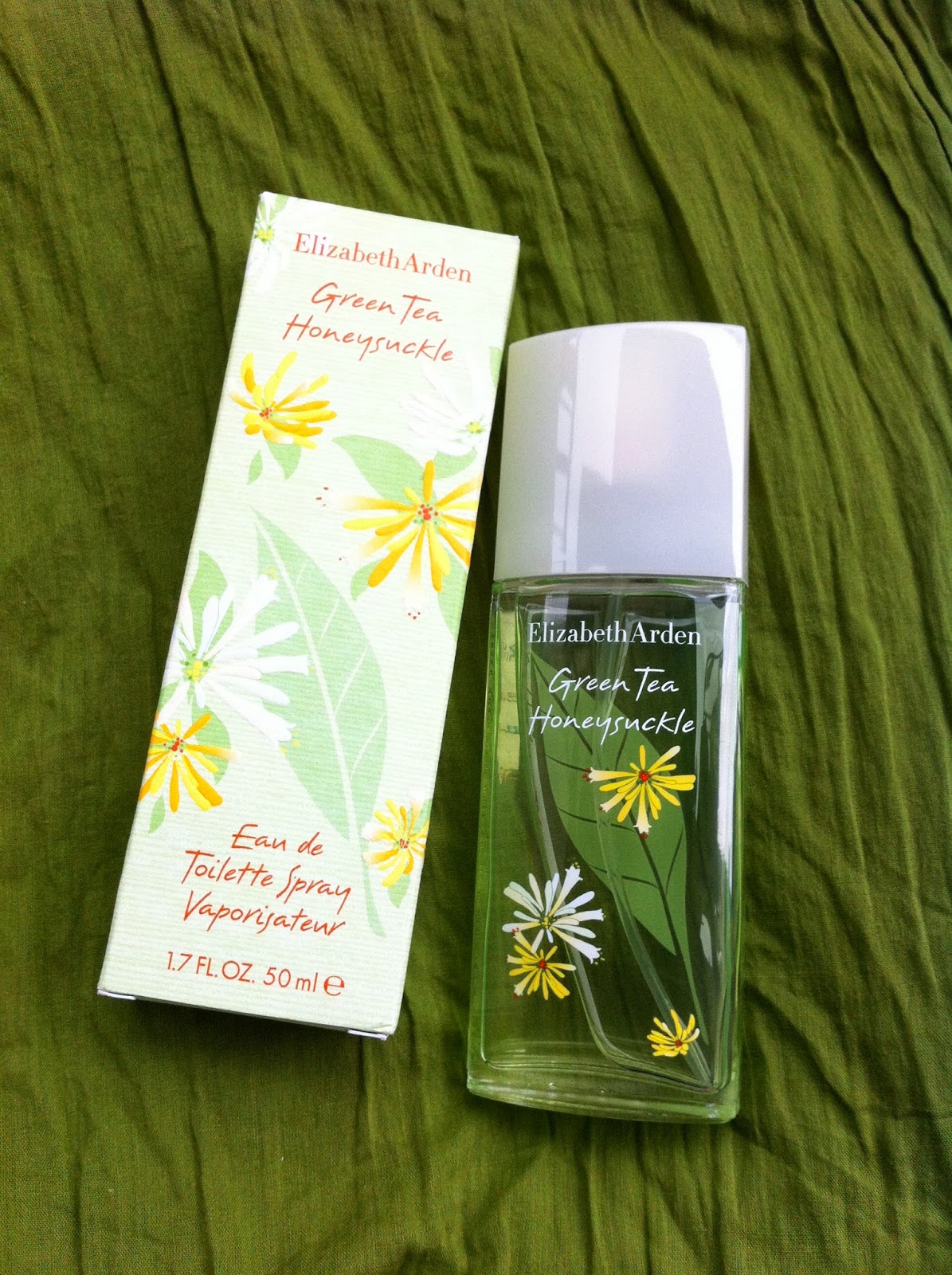 Pout Pretty Beauty, Makeup and Everything That's Pretty! Elizabeth Arden Green Tea Honeysuckle