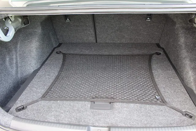 Volkswagen Virtus TSI Automático - porta-malas