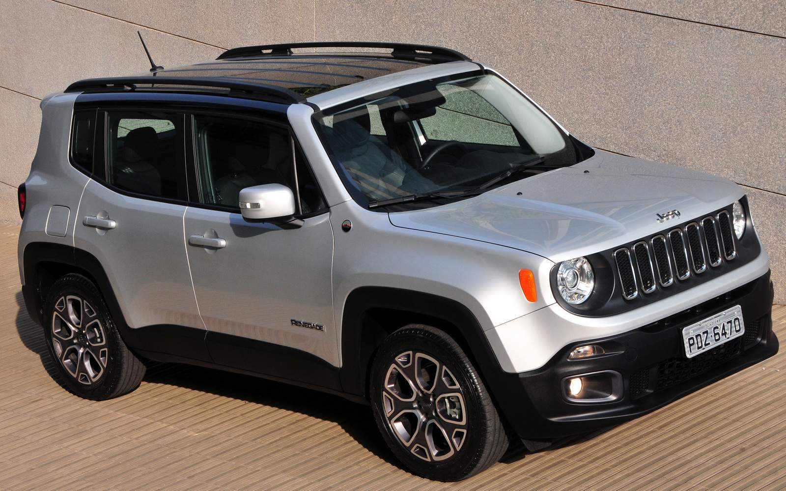 Jeep Renegade темно синий