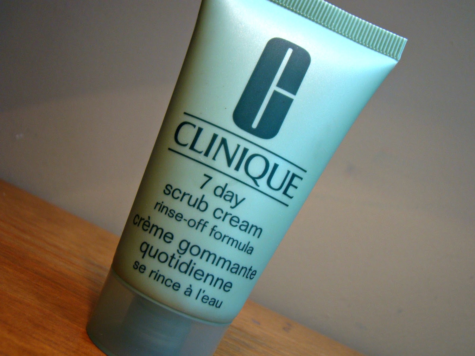 missbeautyblogger Review Clinique 7 Day Scrub Cream!